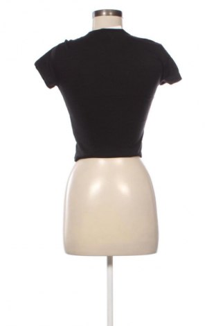 Дамска тениска Bershka, Размер L, Цвят Черен, Цена 8,18 €