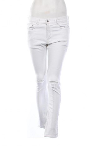 Γυναικείο Τζίν H&M, Μέγεθος M, Χρώμα Λευκό, Τιμή 3,99 €