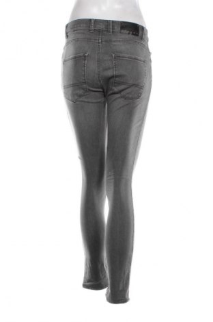 Damen Jeans Sisley, Größe M, Farbe Schwarz, Preis 10,99 €