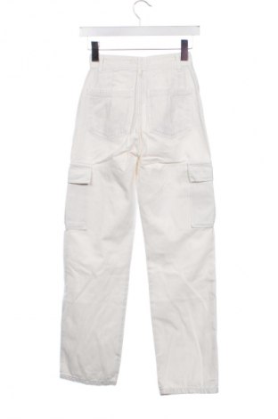 Γυναικείο Τζίν Stradivarius, Μέγεθος XXS, Χρώμα Λευκό, Τιμή 4,99 €