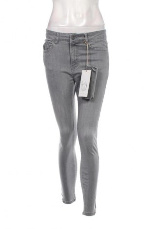 Női farmernadrág Unbranded, Méret M, Szín Szürke, Ár 3 079 Ft