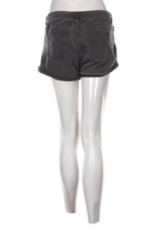Γυναικείο κοντό παντελόνι H&M, Μέγεθος M, Χρώμα Γκρί, Τιμή 8,99 €