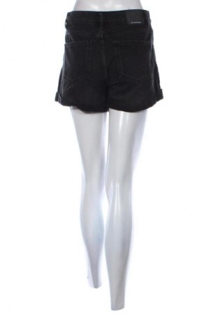 Damen Shorts Stradivarius, Größe M, Farbe Schwarz, Preis 3,99 €