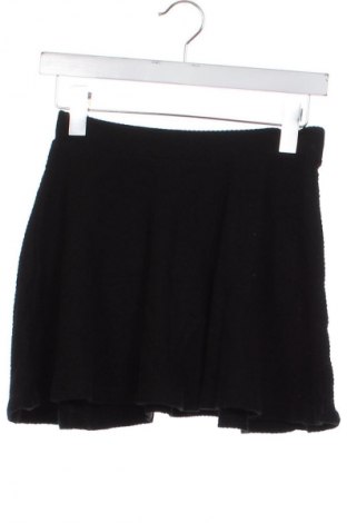 Rock Bershka, Größe XS, Farbe Schwarz, Preis 1,99 €