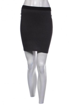 Sukně Janina, Velikost M, Barva Šedá, Cena  49,00 Kč