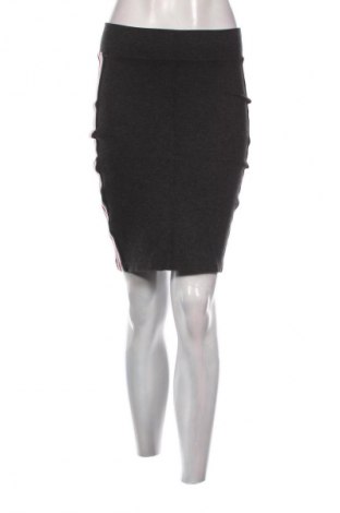 Φούστα Reserved, Μέγεθος S, Χρώμα Πολύχρωμο, Τιμή 1,99 €