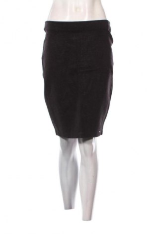 Sukně Timeout, Velikost M, Barva Černá, Cena  159,00 Kč