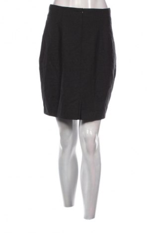 Пола Unbranded, Размер S, Цвят Черен, Цена 4,60 €