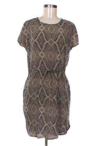 Ruha B.Young, Méret M, Szín Sokszínű, Ár 2 000 Ft