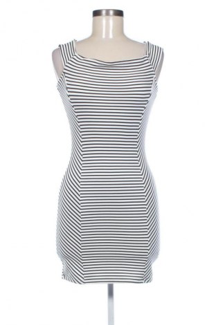 Рокля Pull&Bear, Размер M, Цвят Многоцветен, Цена 5,62 €