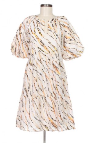 Ruha Taifun, Méret M, Szín Sokszínű, Ár 21 719 Ft