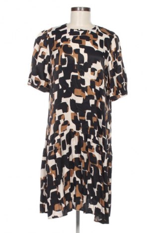 Ruha Taifun, Méret M, Szín Sokszínű, Ár 21 719 Ft