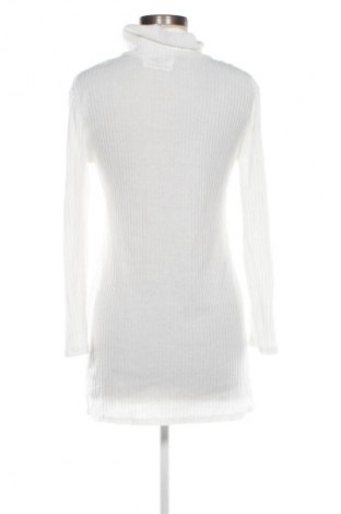 Ruha Unbranded, Méret M, Szín Fehér, Ár 1 749 Ft