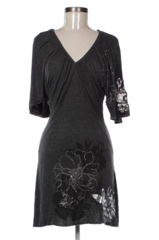 Šaty  Zebra, Velikost S, Barva Šedá, Cena  99,00 Kč