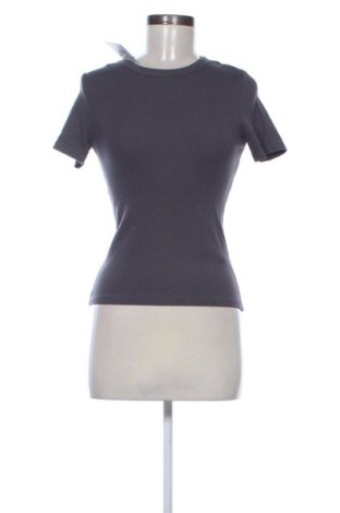 Tricou de femei Fb Sister, Mărime S, Culoare Gri, Preț 47,24 Lei, #137840290
