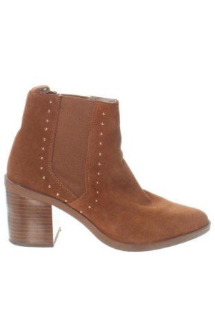 Дамски боти Stradivarius, Размер 38, Цвят Кафяв, Цена 51,63 €, #137813833