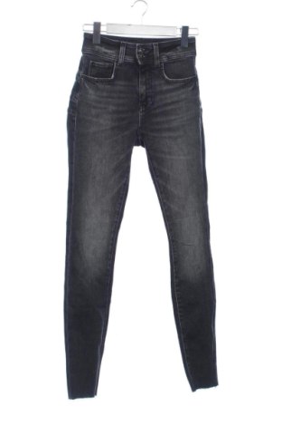 Damskie jeansy Guess, Rozmiar XS, Kolor Szary, Cena 162,11 zł, #137795502
