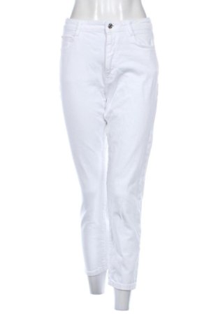 Blugi de femei Zara, Mărime S, Culoare Alb, Preț 73,49 Lei, #137806316
