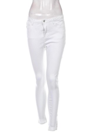 Blugi de femei Clockhouse, Mărime M, Culoare Alb, Preț 78,00 Lei, #137810439