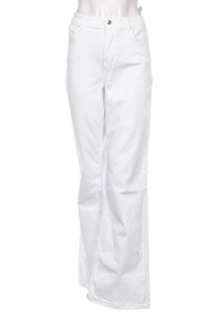 Blugi de femei Zara, Mărime L, Culoare Alb, Preț 73,49 Lei, #137817748