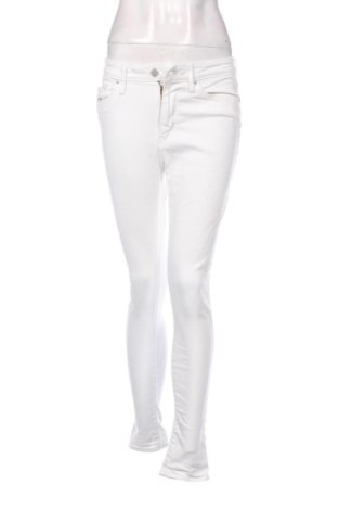 Дамски дънки Levi's, Размер S, Цвят Бял, Цена 68,86 €, #137820297