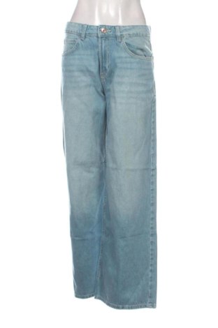 Blugi de femei Bershka, Mărime L, Culoare Albastru, Preț 78,74 Lei, #137832604