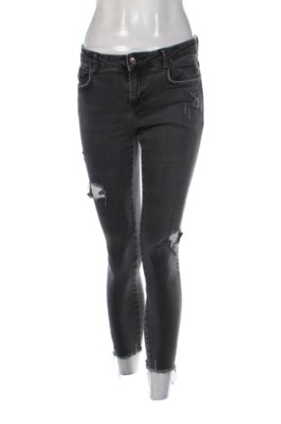 Blugi de femei Zara, Mărime M, Culoare Gri, Preț 72,48 Lei, #137840971