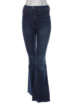 Blugi de femei Stradivarius, Mărime S, Culoare Albastru, Preț 78,74 Lei, #137812666
