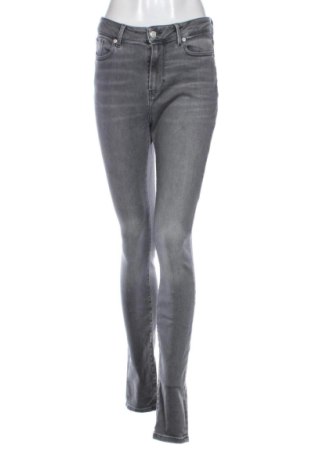 Дамски дънки Tommy Hilfiger, Размер M, Цвят Сив, Цена 42,43 €, #137835915