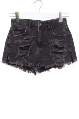 Pantaloni scurți de femei Pull&Bear, Mărime XXS, Culoare Negru, Preț 52,49 Lei, #137813001
