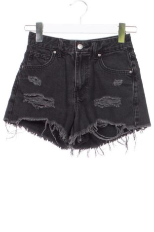 Pantaloni scurți de femei Bershka, Mărime XS, Culoare Negru, Preț 52,49 Lei, #137814227