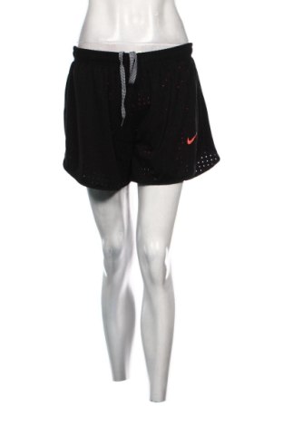 Γυναικείο κοντό παντελόνι Nike, Μέγεθος XL, Χρώμα Πολύχρωμο, Τιμή 19,00 €, #137829610