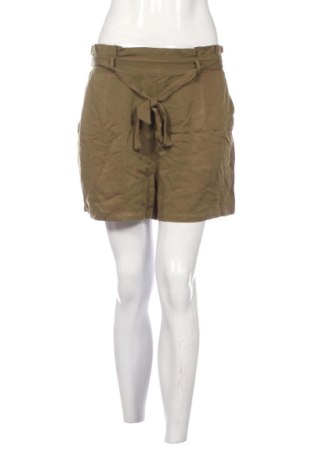 Pantaloni scurți de femei Pull&Bear, Mărime L, Culoare Verde, Preț 52,49 Lei, #137834720