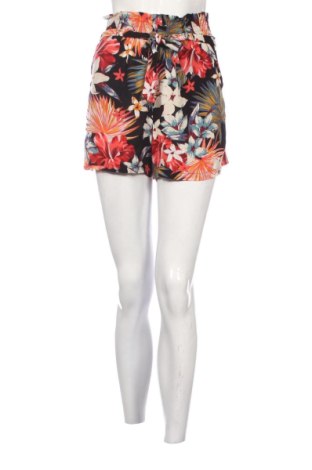 Pantaloni scurți de femei Stradivarius, Mărime S, Culoare Multicolor, Preț 52,49 Lei, #137855482
