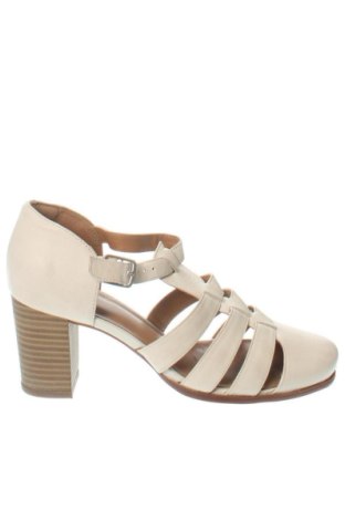 Női cipők Clarks, Méret 39, Szín Ekrü
, Ár 29 787 Ft, #137831343