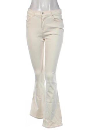 Pantaloni de femei ONLY, Mărime M, Culoare Ecru, Preț 73,49 Lei, #137808894