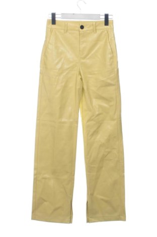 Дамски панталон Bershka, Размер XS, Цвят Жълт, Цена 27,68 €, #137835560