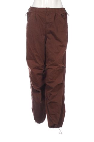 Pantaloni de femei Bershka, Mărime M, Culoare Maro, Preț 77,85 Lei, #137841024