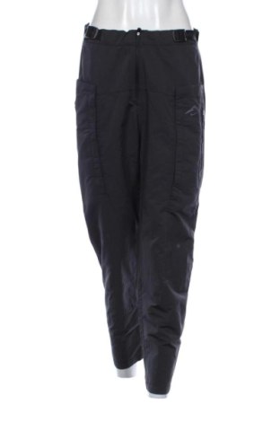 Pantaloni trening de femei Nike, Mărime M, Culoare Negru, Preț 110,23 Lei, #137805840
