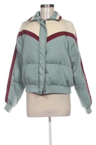 Γυναικείο μπουφάν Pull&Bear, Μέγεθος XS, Χρώμα Πράσινο, Τιμή 25,00 €, #137810939
