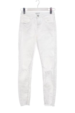 Kinderjeans Reserved, Größe 10-11y/ 146-152 cm, Farbe Weiß, Preis 14,72 €, #137829522