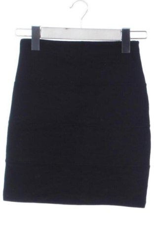 Sukňa Pull&Bear, Veľkosť XXS, Farba Čierna, Cena  18,48 €, #137802083
