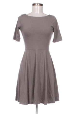 Kleid Uniqlo, Größe S, Farbe Grau, Preis 25,00 €, #137810367