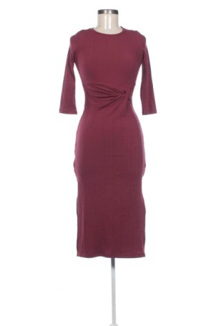 Рокля Bershka, Размер S, Цвят Червен, Цена 15,48 €, #137814120