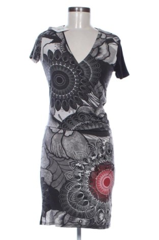 Рокля Desigual, Размер S, Цвят Многоцветен, Цена 42,00 €, #137816539