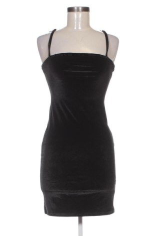 Sukienka Pull&Bear, Rozmiar S, Kolor Czarny, Cena 84,67 zł, #137825538