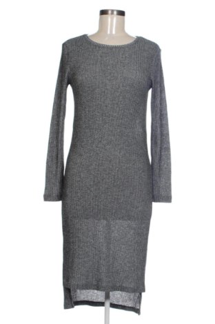 Рокля Stradivarius, Размер L, Цвят Сив, Цена 20,00 €, #137835796