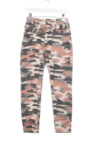 Pantaloni de femei Bershka, Mărime M, Culoare Multicolor, Preț 5,99 Lei