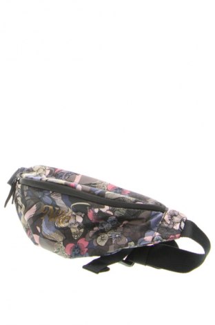 Ledvinka  Nike, Barva Vícebarevné, Cena  779,00 Kč