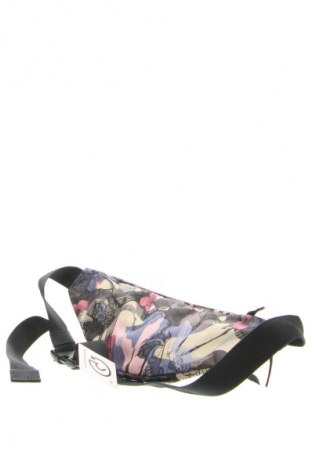 Ledvinka  Nike, Barva Vícebarevné, Cena  779,00 Kč